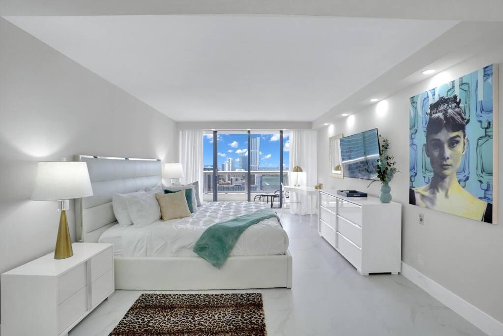 Apartment Superstar! Penthouse With Water And Park Views!