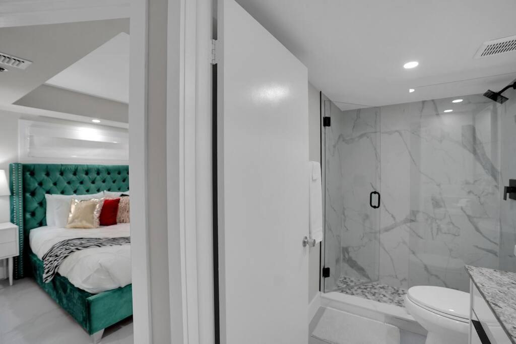 Apartment Superstar! Penthouse With Water And Park Views!
