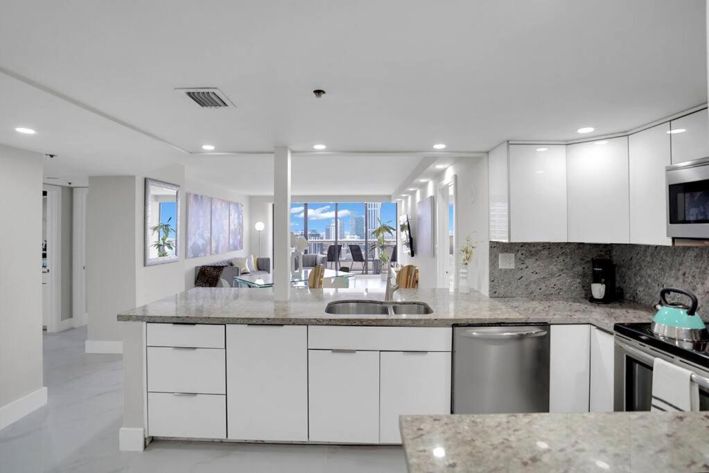 Superstar! Penthouse With Water And Park Views! Apartment *